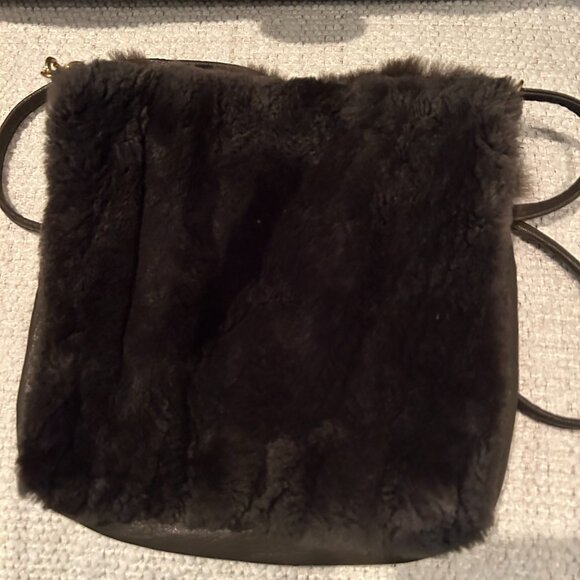 Paula Lishman Olive/Khaki Leather & Sheared Beaver Fur Crossbody – One-of-a-Kind - Picture 4 of 7